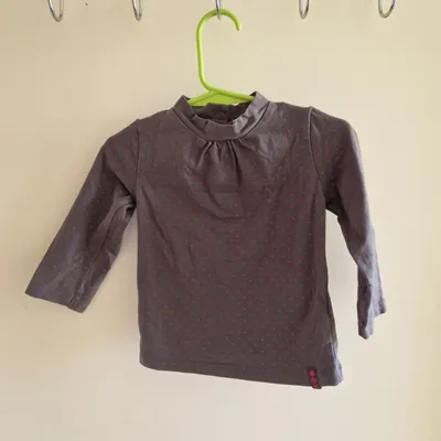 18 mois sous pull gris et rose